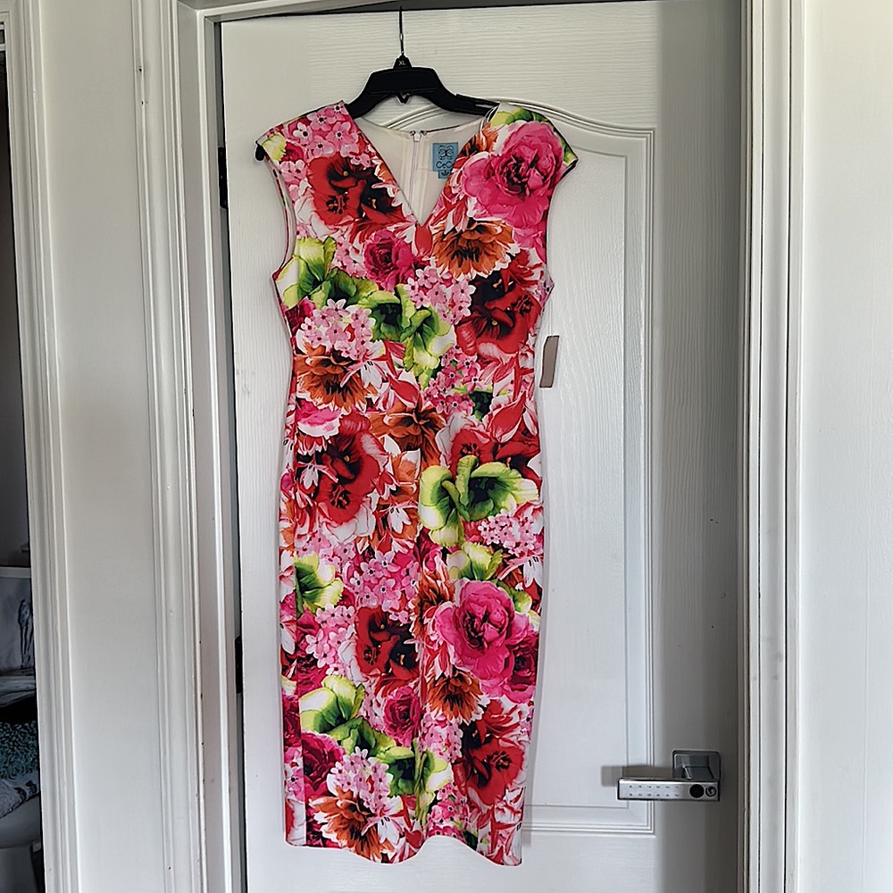 CeCe v neck floral sleeveless dress